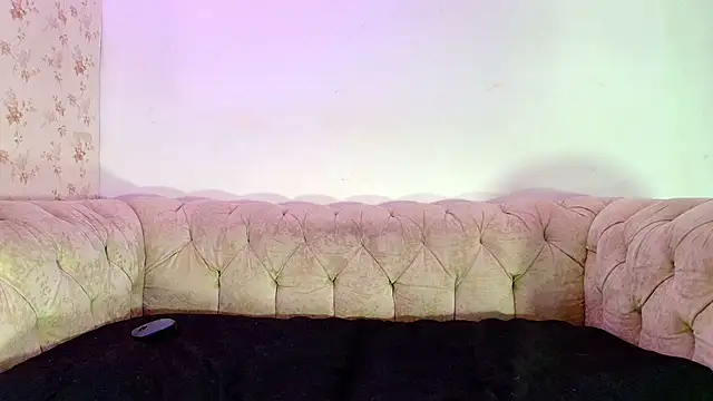 Snapshot of kira_mz chatting on 10, 10, 2025 kira mz online show from 10, 10, 2025