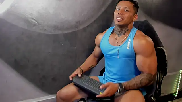 Snapshot of bradley_smith chatting on 6, 1, 2025 bradley smith online show from 6, 1, 2025