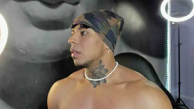 Snapshot of bradley_smith chatting on 12, 1, 2025 bradley smith online show from 12, 1, 2025