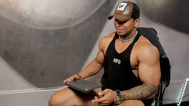 Snapshot of bradley_smith chatting on 15, 1, 2025 bradley smith online show from 15, 1, 2025