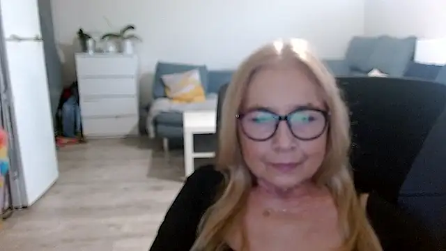 sofia xkiss online show from 4, 1, 2025