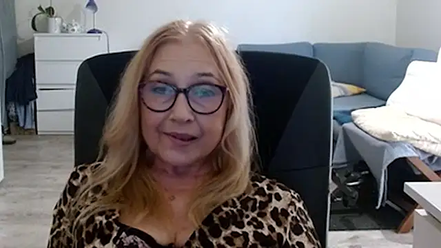 sofia xkiss online show from 24, 2, 2025