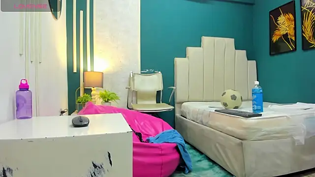 Snapshot of Austin_Cardieff chatting on 27, 12, 2024 Austin Cardieff online show from 27, 12, 2024