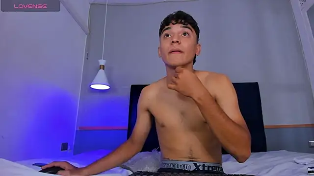 Snapshot of Austin_Cardieff chatting on 28, 12, 2024 Austin Cardieff online show from 28, 12, 2024