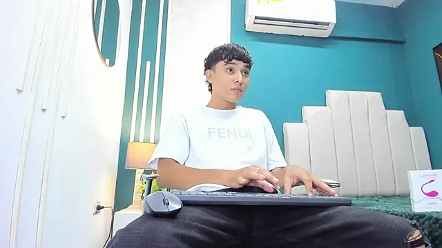 Snapshot of Austin_Cardieff chatting on 3, 2, 2025 Austin Cardieff online show from 3, 2, 2025