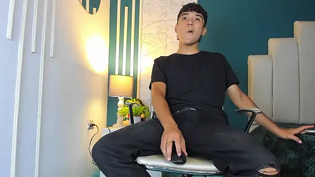 Snapshot of Austin_Cardieff chatting on 6, 2, 2025 Austin Cardieff online show from 6, 2, 2025