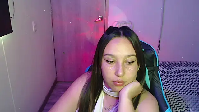 Skarlet Adams28 online show from 12, 3, 2026