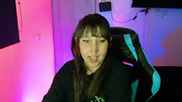 Skarlet Adams28 online show from 7, 4, 2026