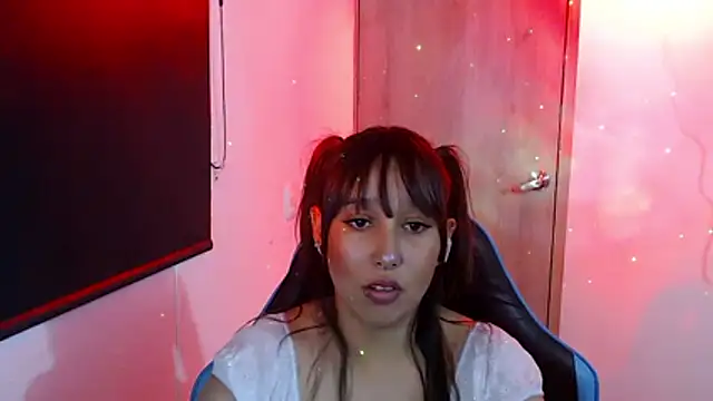 Skarlet Adams28 online show from 1, 6, 2026