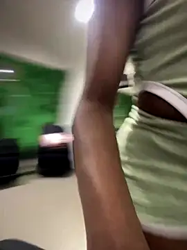 Thyana LS online show from 4, 12, 2024