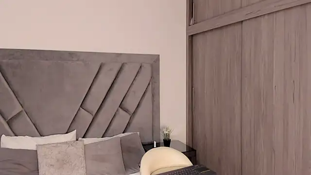 nataliee foster online show from 30, 1, 2025