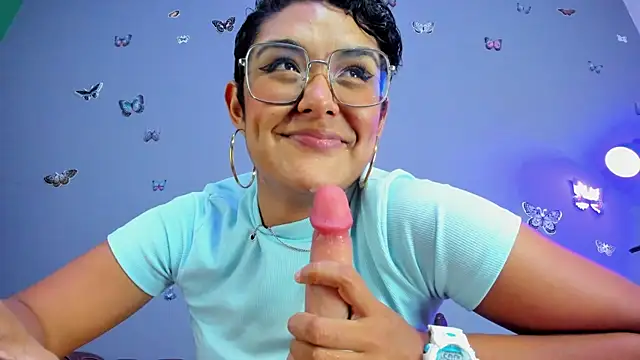 Kaira mosse online show from 8, 3, 2025