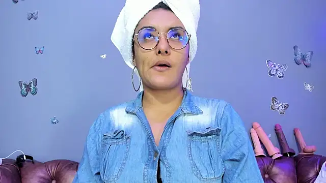 Kaira mosse online show from 18, 10, 2025