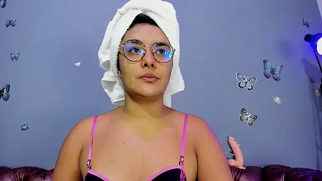 Kaira mosse online show from 22, 11, 2025