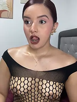 Snapshot of Melanyprada chatting on 15, 5, 2026 Melanyprada online show from 15, 5, 2026