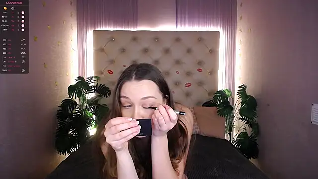 Snapshot of Julie_Rhodes chatting on 12, 12, 2024 Julie Rhodes online show from 12, 12, 2024