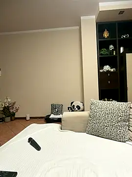 MichelleCara online show from 5, 12, 2025