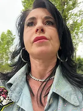 Snapshot of MichelleCara chatting on 12, 4, 2026 MichelleCara online show from 12, 4, 2026