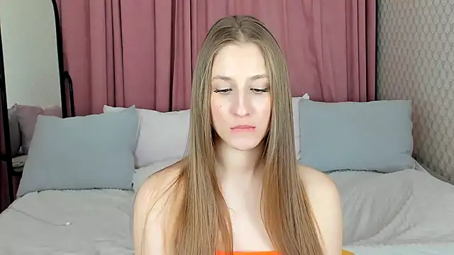 Snapshot of BritneyCruze chatting on 3, 2, 2025 BritneyCruze online show from 3, 2, 2025