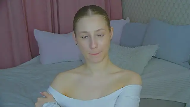 Snapshot of BritneyCruze chatting on 21, 3, 2025 BritneyCruze online show from 21, 3, 2025