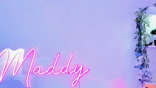 MaddyParisi online show from 8, 2, 2025