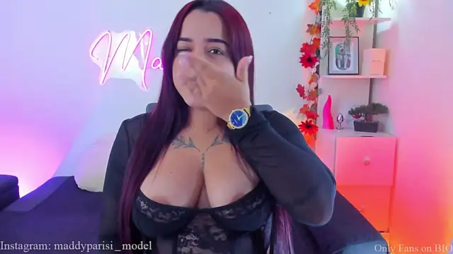 MaddyParisi online show from 4, 4, 2026