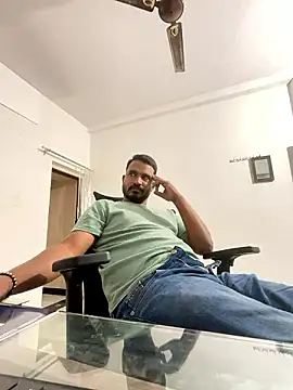 real meet girl finding in online show from 4, 12, 2024