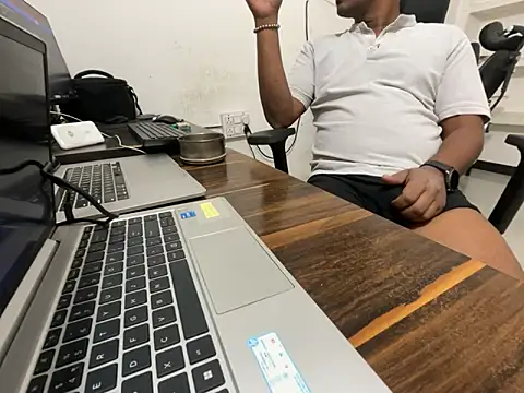 real meet girl finding in online show from 13, 10, 2025