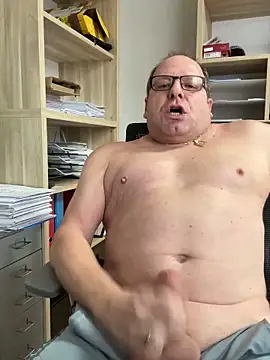 coupleLatinaLovers online show from 2, 1, 2025