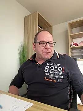 coupleLatinaLovers online show from 20, 1, 2025