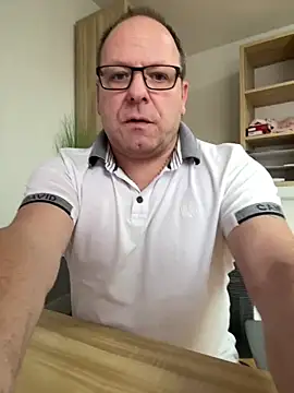 coupleLatinaLovers online show from 3, 2, 2025