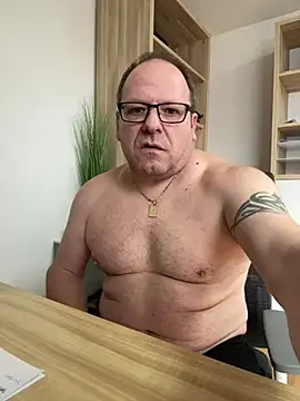 coupleLatinaLovers online show from 10, 2, 2025