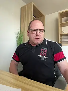 coupleLatinaLovers online show from 11, 3, 2025