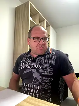 coupleLatinaLovers online show from 23, 9, 2025