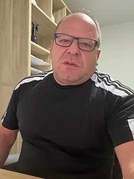 coupleLatinaLovers online show from 6, 10, 2025