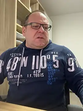 Snapshot of coupleLatinaLovers chatting on 12, 2, 2026 coupleLatinaLovers online show from 12, 2, 2026