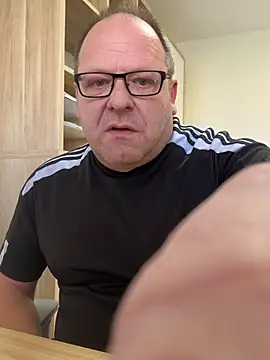 Snapshot of coupleLatinaLovers chatting on 13, 2, 2026 coupleLatinaLovers online show from 13, 2, 2026