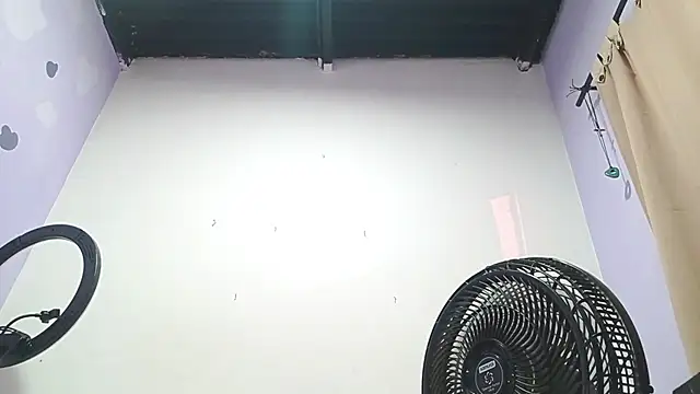 PetiteIvoryQueen19 online show from 20, 1, 2025