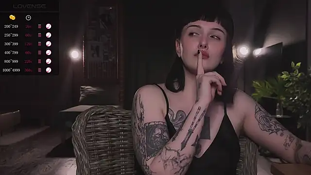 Snapshot of vinylstore chatting on 14, 12, 2024 vinylstore online show from 14, 12, 2024