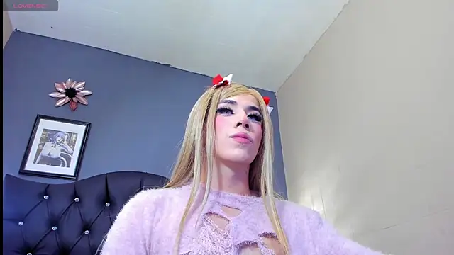 Kenia Fox online show from 27, 1, 2025