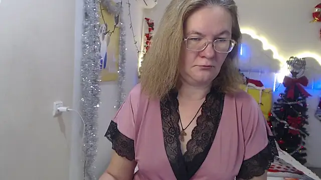 HolyMilfa online show from 13, 12, 2024