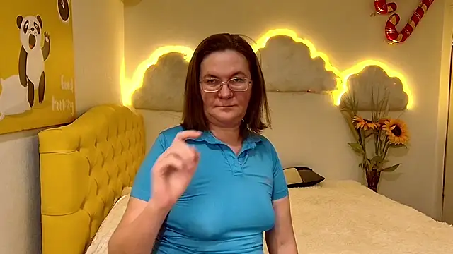 HolyMilfa online show from 2, 2, 2025