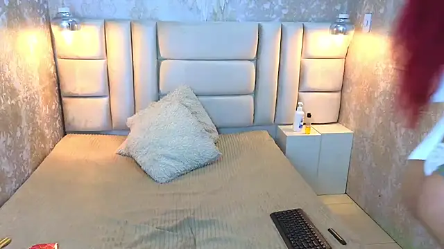 EdnaJarath online show from 1, 2, 2025