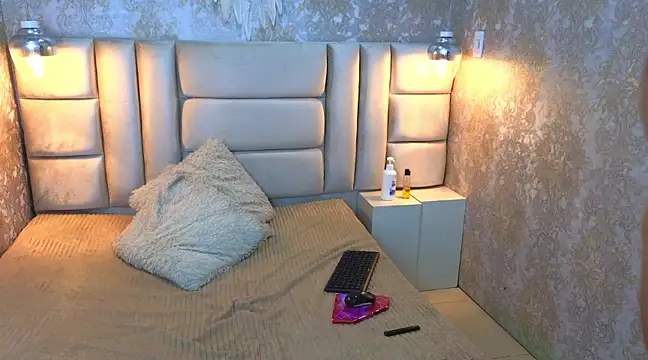 EdnaJarath online show from 1, 2, 2025