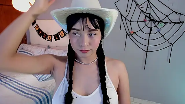 Snapshot of Maia_W10 chatting on 29, 10, 2025 Maia W10 online show from 29, 10, 2025