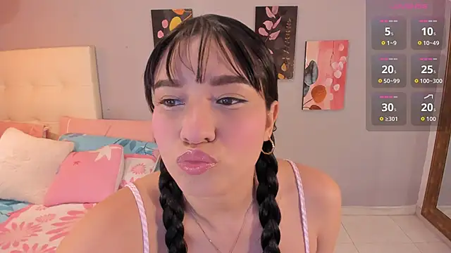 Snapshot of Maia_W10 chatting on 27, 11, 2025 Maia W10 online show from 27, 11, 2025