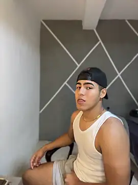 Diegobaby-18 online show from 15, 4, 2026