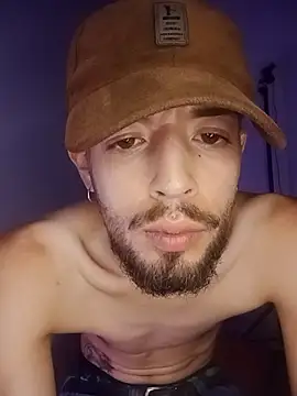 Snapshot of Aaronkiller chatting on 7, 7, 2026 Aaronkiller online show from 7, 7, 2026