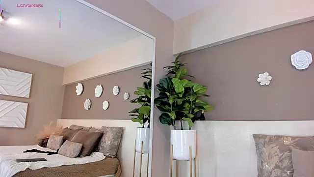 AriaFoster online show from 6, 2, 2026