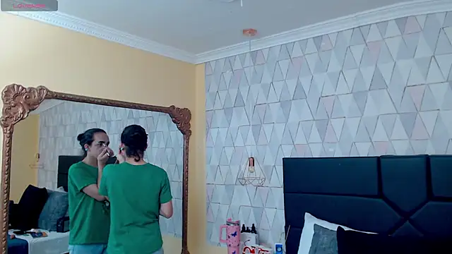 JustinePerry online show from 27, 2, 2025